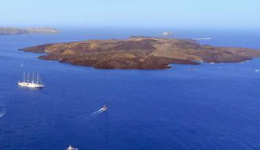 Σαντορίνη: Τι θα γίνει αν ενεργοποιηθεί το ηφαίστειο του Κολούμπο;
