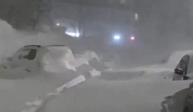 Σιβηρία: Άνδρας βάζει φωτιά στο αυτοκίνητό του ενώ προσπαθεί να το «ζεστάνει» με πιστόλι θερμού αέρα (βίντεο)