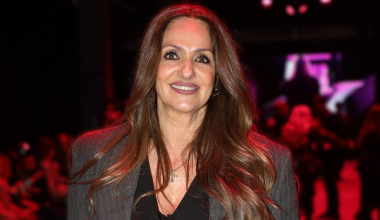 Β.Κουλιανού: «Αποχαιρέτισα τον μπαμπά μου ένα χρόνο μετά τον θάνατό του ακούγοντας Μητροπάνο» (βίντεο)