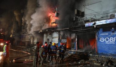 Φονική φωτιά σε εμπορικό κέντρο του Πακιστάν: Τουλάχιστον έξι νεκροί