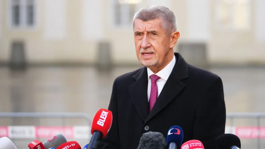 Πρωθυπουργός Τσεχίας: «Οι Ευρωπαίοι θα επιστρέψουν στα γόνατα για διαπραγματεύσεις με τον Β.Πούτιν»