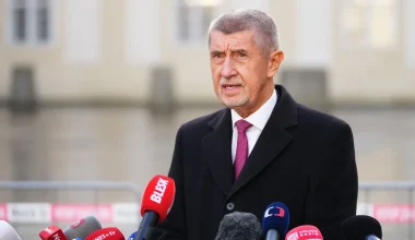 Πρωθυπουργός Τσεχίας: «Οι Ευρωπαίοι θα επιστρέψουν στα γόνατα για διαπραγματεύσεις με τον Β.Πούτιν»