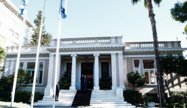 Στο Μέγαρο Μαξίμου έφτασαν οι εκπρόσωποι των αγροτών για την συνάντηση με τον Κ.Μητσοτάκη