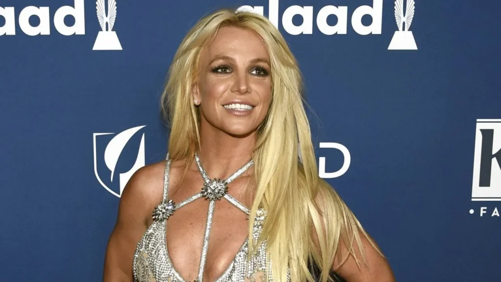 Μ.Σπίαρς: Το νέο βίντεο που δημοσίευσε που τη δείχνει να κάνει twerking φορώντας ένα διάφανο κορμάκι