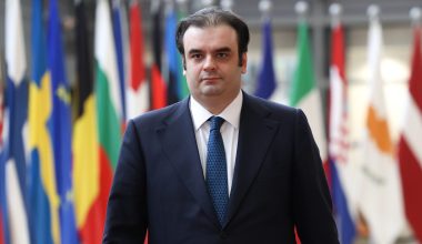 Ο Κ.Πιερρακάκης προειδοποιεί  τον Ν.Τραμπ για την Γροιλανδία: «Θα υπερασπιστούμε την κυριαρχία της»!