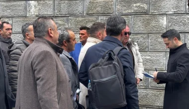 Σε εξέλιξη η συνάντηση των εκπροσώπων των αγροτών με τον Κ.Μητσοτάκη στο Μέγαρο Μαξίμου