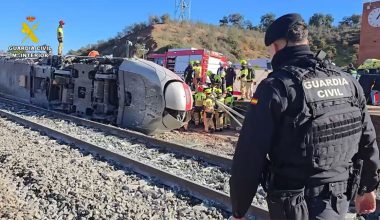 Νέα στοιχεία για τη σιδηροδρομική τραγωδία στην Ισπανία: Εντοπίστηκε σπασμένος αρμός στις ράγες των τρένων!