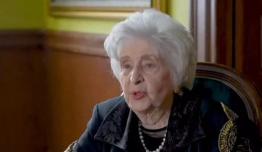 Ε.Παπαθεοδώρου: Αποκάλυψε ποια ηθοποιός είχε προταθεί αρχικά για τον ρόλο της Θεοπούλας στη σειρά «Παρά Πέντε»