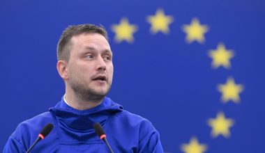 Πρωθυπουργός Γροιλανδίας: «Δεν είναι πιθανό να χρησιμοποιηθεί στρατιωτική ισχύς από τις ΗΠΑ – Δεν αποκλείεται όμως»