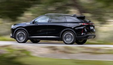 Η Ευρώπη ετοιμάζει πρόσθετους δασμούς και στα κινεζικά υβριδικά!