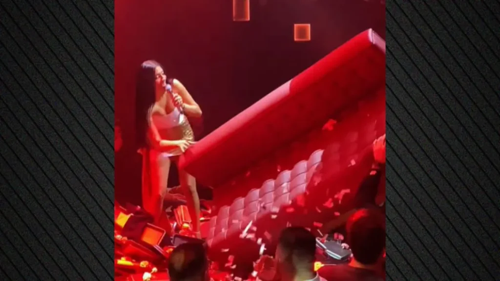 «Ηλία ρίχ’το»: Θαμώνας έριξε… καναπέ στην πίστα του μαγαζιού που τραγουδούσε η Αναστασία (βίντεο)