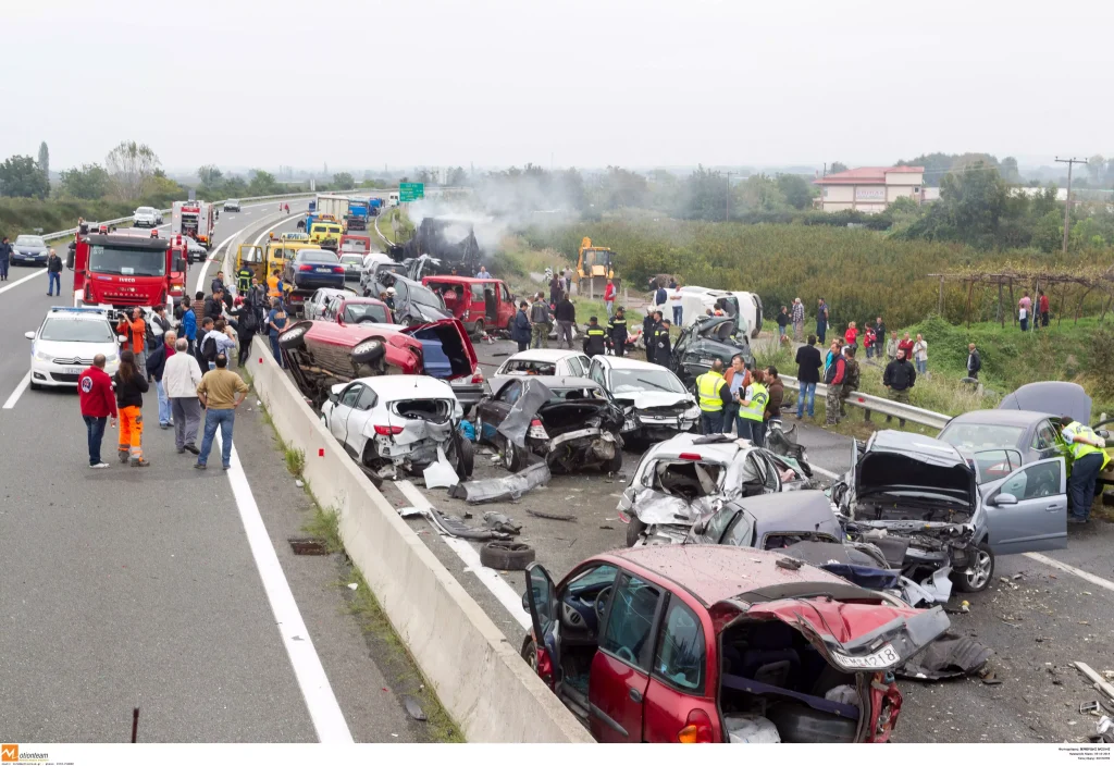 Οι πιο τρομακτικές καραμπόλες στην ιστορία: Όταν εκατοντάδες αυτοκίνητα συγκρούστηκαν μέσα σε λίγα δευτερόλεπτα