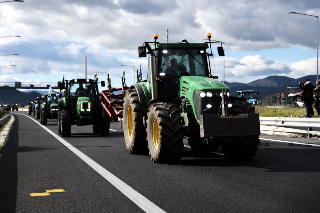 Τέλος τα μπλόκα: Αποχωρούν άπρακτοι οι αγρότες μετά από δύο μήνες – Το προπύργιο της «Νίκαιας» έπεσε