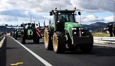 Τέλος τα μπλόκα: Αποχωρούν άπρακτοι οι αγρότες μετά από δύο μήνες – Το προπύργιο της «Νίκαιας» έπεσε