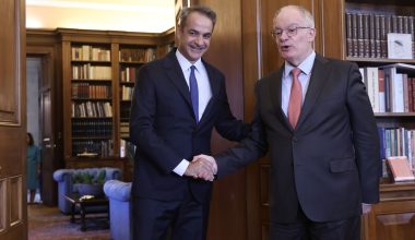 Κ.Μητσοτάκης προς Κ.Τασούλα: «Η Ελλάδα έχει στρατηγικές σχέσεις με ΗΠΑ αλλά είναι και μέλος της ΕΕ»