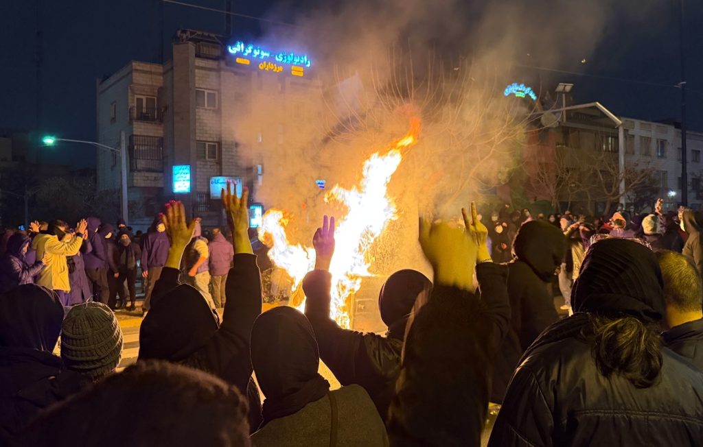 Σε 3.117 ανήλθαν οι νεκροί στις διαδηλώσεις σύμφωνα με την κρατική τηλεόραση του Ιράν