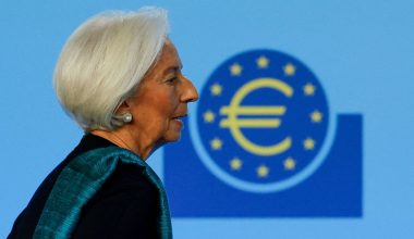 «Αρένα» το δείπνο στο Νταβός: Αποχώρησε η Κ.Λαγκάρντ όταν στο βήμα ήταν ο Αμερικανός Υπουργός Εμπορίου