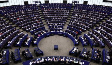 Το ευρωκοινοβούλιο ανέστειλε τις εμπορικές συμφωνίες με τις ΗΠΑ λόγω Γροιλανδίας