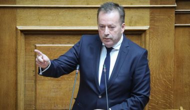 Ο Β.Κόκκαλης «τρολάρει» την κυβέρνηση με το 112: «Ώρα να φεύγετε»