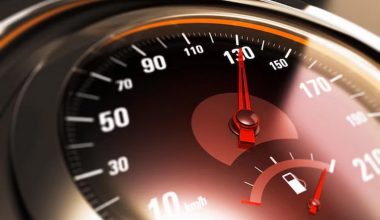 Τελική 130 km/h; Γιατί οι κατασκευαστές την περιορίζουν πλέον εθελοντικά;