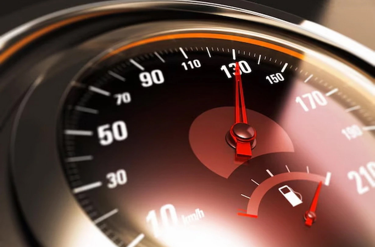 Τελική 130 km/h; Γιατί οι κατασκευαστές την περιορίζουν πλέον εθελοντικά;