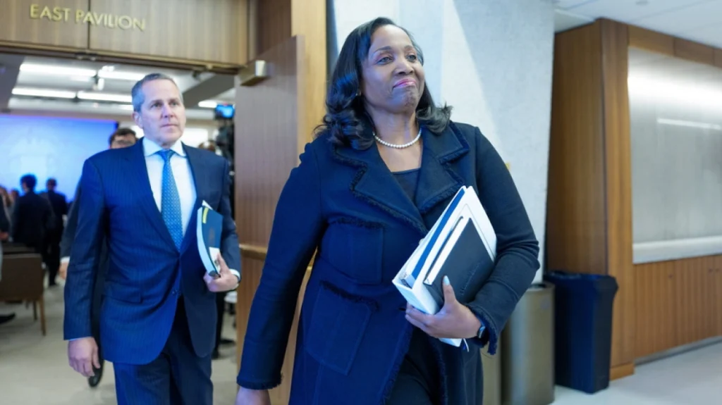 ΗΠΑ: Επιφυλακτικό το Ανώτατο Δικαστήριο για την απόλυση της διοικήτριας της Fed Λάιζα Κουκ