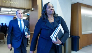 ΗΠΑ: Επιφυλακτικό το Ανώτατο Δικαστήριο για την απόλυση της διοικήτριας της Fed Λάιζα Κουκ