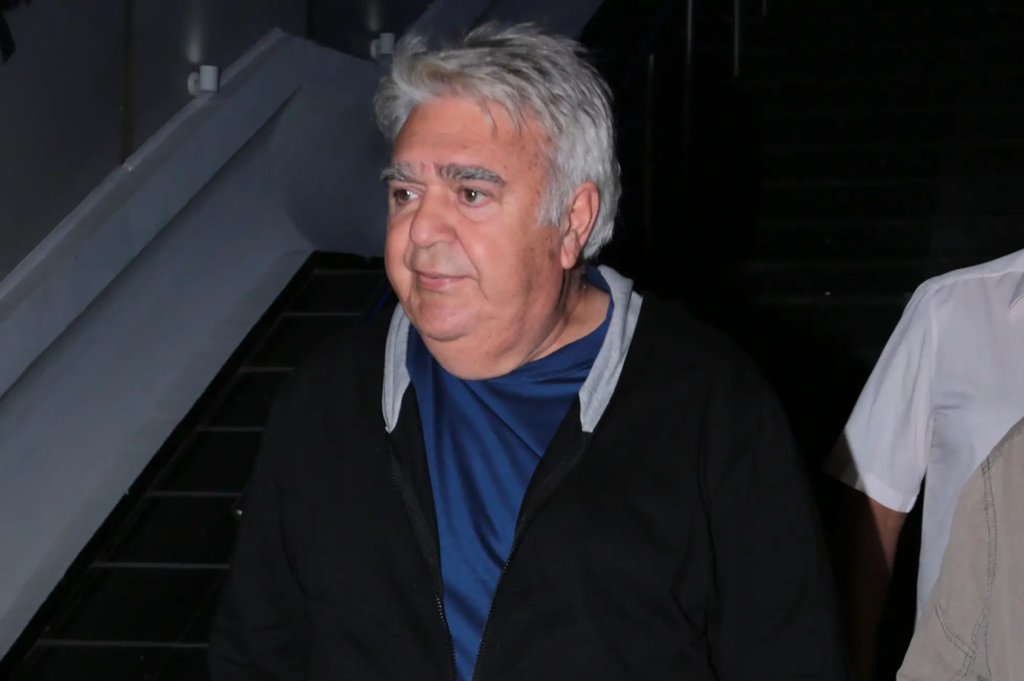 Στο νοσοκομείο με έντονα αναπνευστικά προβλήματα μεταφέρθηκε εσπευσμένα ο Πασχάλης Τερζής