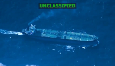 Οι ΗΠΑ κατάσχεσαν στην Καραϊβική νέο πετρελαιοφόρο που συνδέεται με τη Βενεζουέλα (βίντεο)