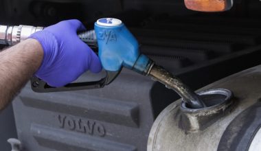 Λαθρεμπόριο καυσίμων: Στην Ευελπίδων το κύκλωμα που έκλεβε τους πελάτες στην αντλία