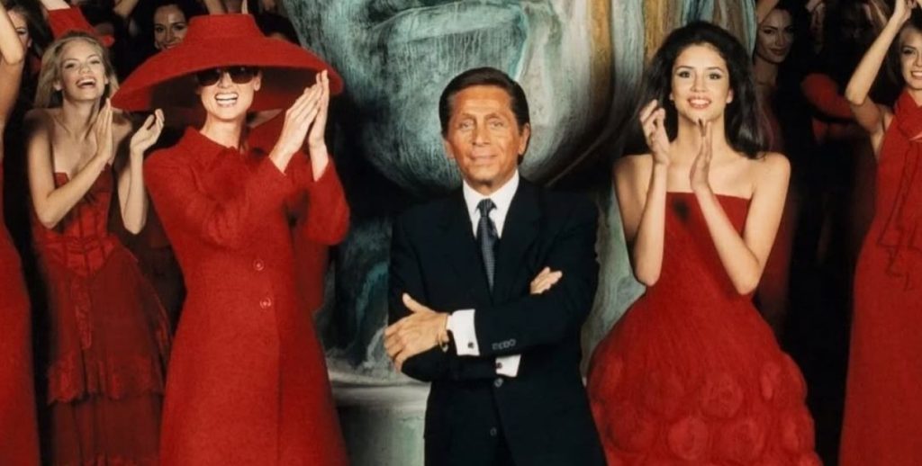 Σε λαϊκό προσκύνημα η σορός του Valentino κοντά στο ιστορικό του ατελιέ