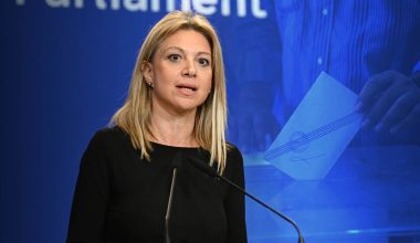 Ισχυρό «ρεύμα» στην κοινωνία υπέρ Μ.Καρυστιανού: 78% «Ναι» στην διαβούλευση για εκτρώσεις – 1 στους 3 θα την ψήφιζε