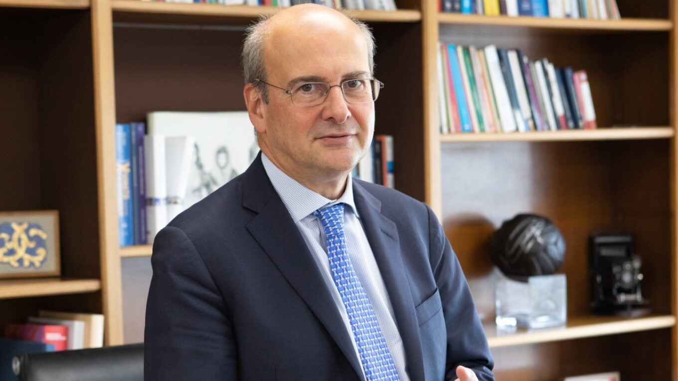 Κ.Χατζηδάκης: Υπεύθυνες δηλώσεις αντί πιστοποιητικών και πιστοποιημένοι επαγγελματίες για επιτάχυνση διαδικασιών