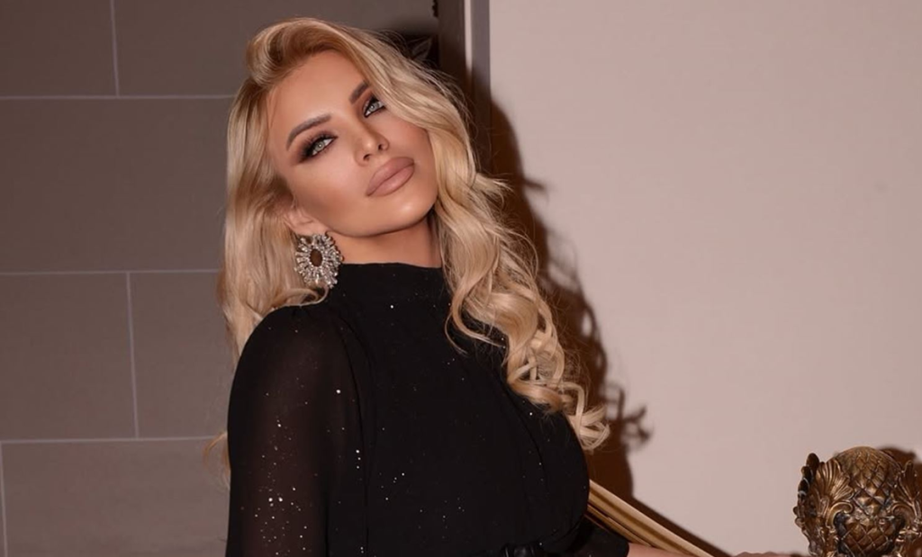 Κ.Καινούργιου: «Δεν είμαι καμιά απεγνωσμένη να γυρίσω στην εκπομπή στις 15 μέρες μετά τη γέννα»