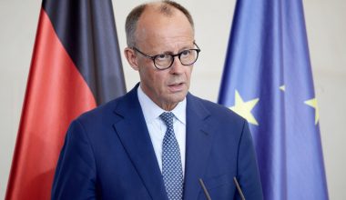 Φ.Μερτς για Ν.Τραμπ: «Είμαι πολύ ευγνώμων που πήρε αποστάσεις από τα σχέδιά του για κατάληψη της Γροιλανδίας»