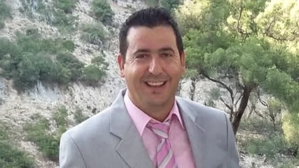 Παράλιο Άστρος: Αυτός είναι ο 53χρονος λιμενικός που έχασε τη ζωή του όταν παρασύρθηκε από κύμα (φωτο)