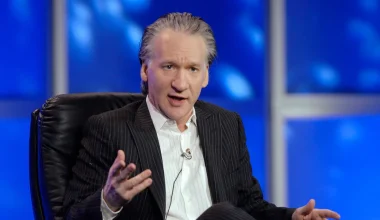 Μπίλ Μάχερ: «Η Σουηδία αυτοκαταστράφηκε – Άνοιξε τις πύλες της στους μετανάστες»