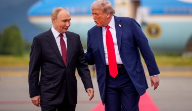 Κρεμλίνο: Δεν θα μπορέσει να υπάρξει λύση στην Ουκρανία χωρίς την εφαρμογή της  συμφωνίας στην Αλάσκα