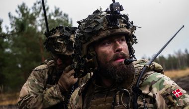 «Οι Δανοί στρατιώτες στην Γροιλανδία είναι έτοιμοι για μάχη» διατείνονται τα ΜΜΕ της Δανίας