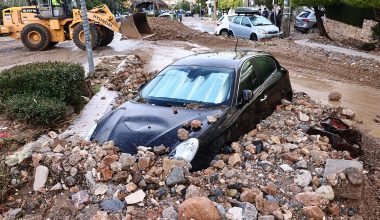 Άνω Γλυφάδα: Δύο ημέρες μετά τον καταστροφή και ακόμα ο δήμος να καθαρίσει τους δρόμους