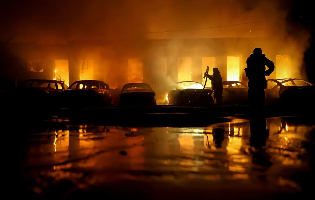 Μαζικά ρωσικά πλήγματα στη νοτιοανατολική Ουκρανία: Καταστράφηκαν κρίσιμες εγκαταστάσεις