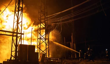 Μαζικά ρωσικά πλήγματα με βαλλιστικούς πυραύλους και drones σε Κίεβο και Χάρκοβο: Δείτε βίντεο