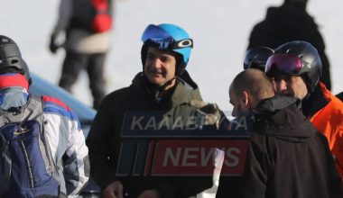 Στο χιονοδρομικό κέντρο Καλαβρύτων ο Κ.Μητσοτάκης για σκι: Δείτε φωτογραφίες