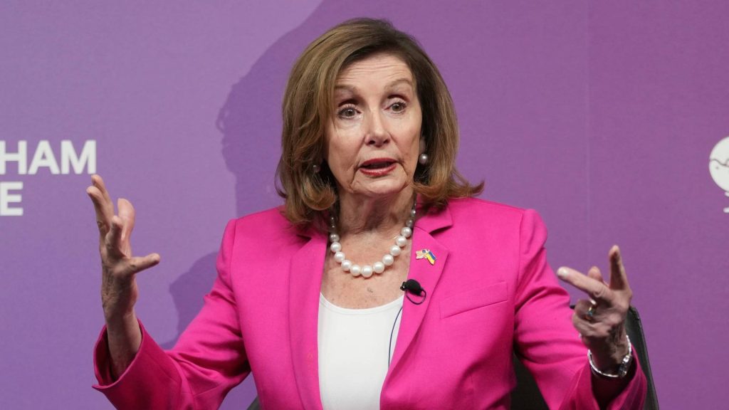 H Nάνσι Πελόζι επιπλήττει τους Δημοκρατικούς που δεν «κάλυψαν» τους Κλίντον για την εμπλοκή τους με τον Έπσταϊν