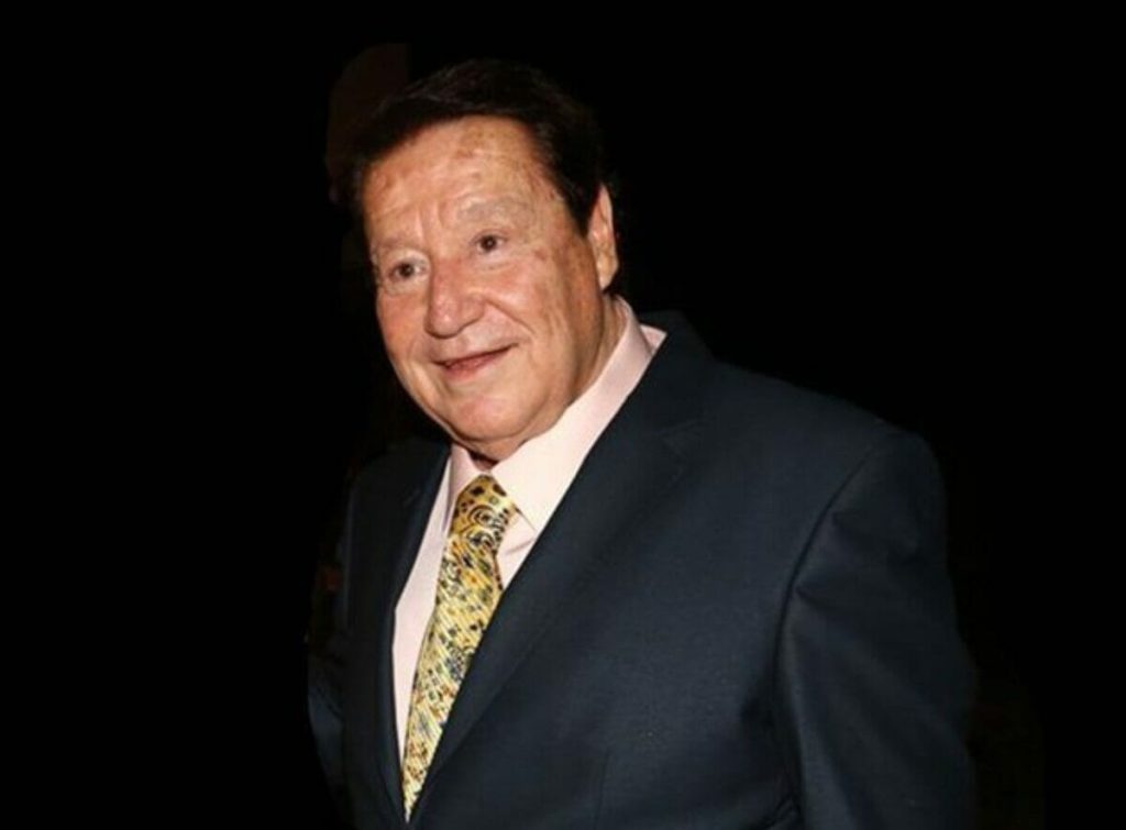 Κανάλι EXTRA 3 και Φίλιππος Βρυώνης: Το «έξυπνο πουλί» από την μύτη πιάνεται…