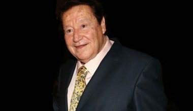 Κανάλι EXTRA 3 και Φίλιππος Βρυώνης: Το «έξυπνο πουλί» από την μύτη πιάνεται…