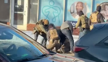 Κυβερνήτης της Μινεσότα: «Πράκτορες της ICE πυροβόλησαν εν ψυχρώ έναν άνδρα» (βίντεο)