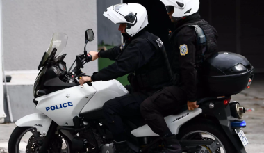 Συνελήφθη 56χρονος αλλοδαπός στο Ζεφύρι με όπλο και γεμιστήρα (φώτο)