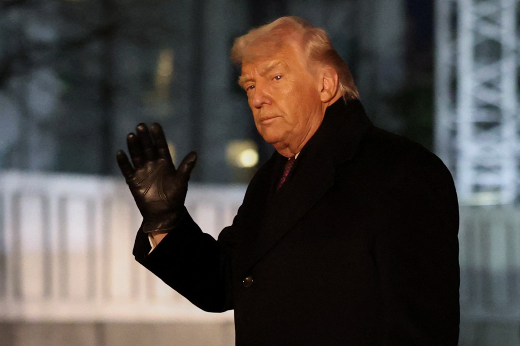 Ν.Τραμπ για Μινεάπολη: «Αφήστε τους πατριώτες της ICE να κάνουν τη δουλειά τους!»