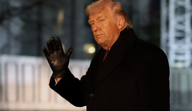 Ν.Τραμπ για Μινεάπολη: «Αφήστε τους πατριώτες της ICE να κάνουν τη δουλειά τους!»